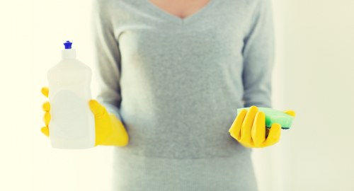 Deep cleaning service for a home interior in the SW20 area