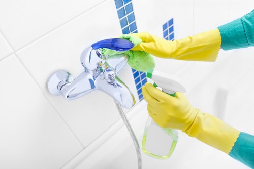 Final inspection-ready tenancy cleaning in SW20 for a residential property